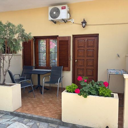 Stelios Rooms Palaiochora Dış mekan fotoğraf