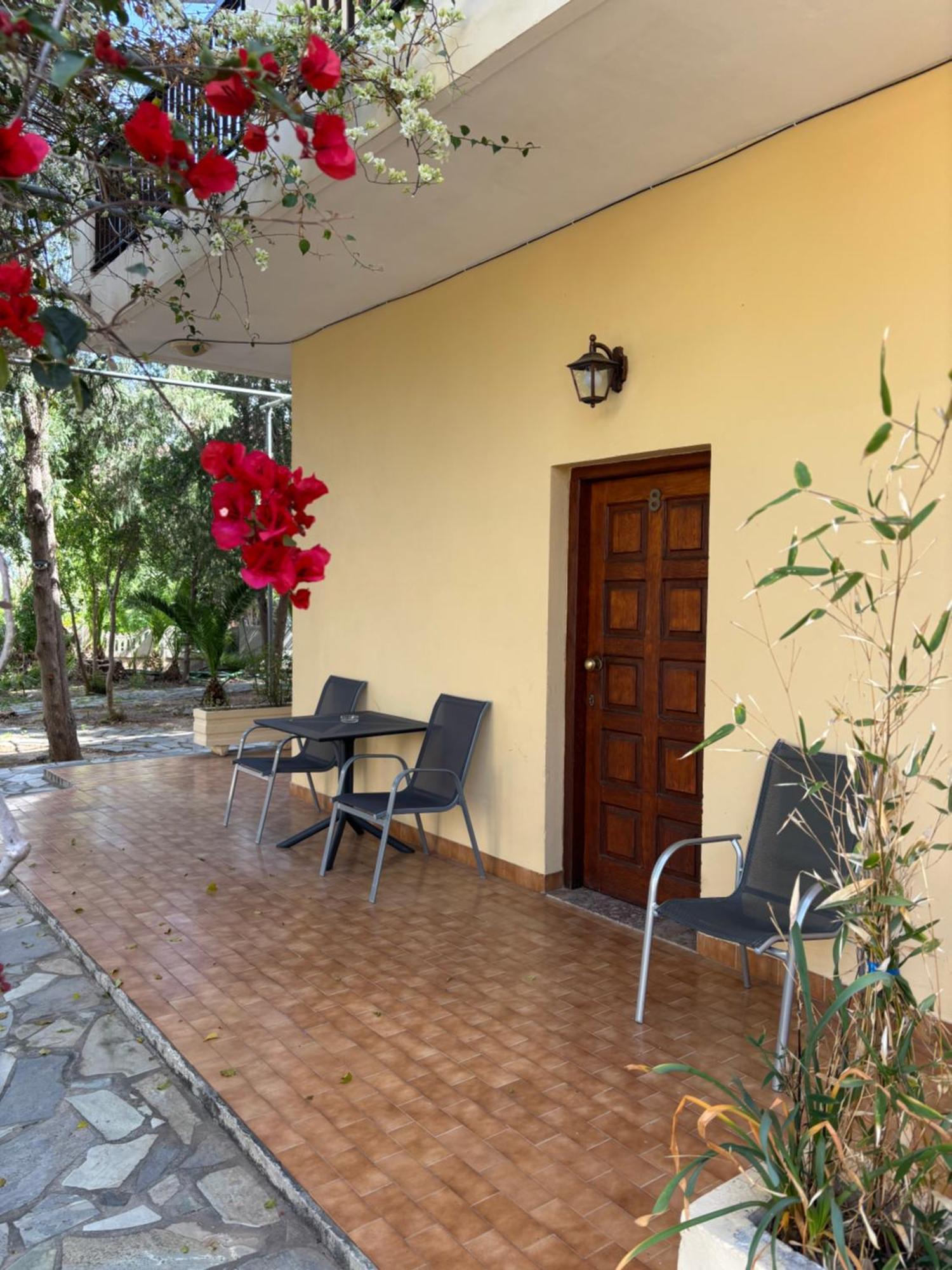 Stelios Rooms Palaiochora Dış mekan fotoğraf