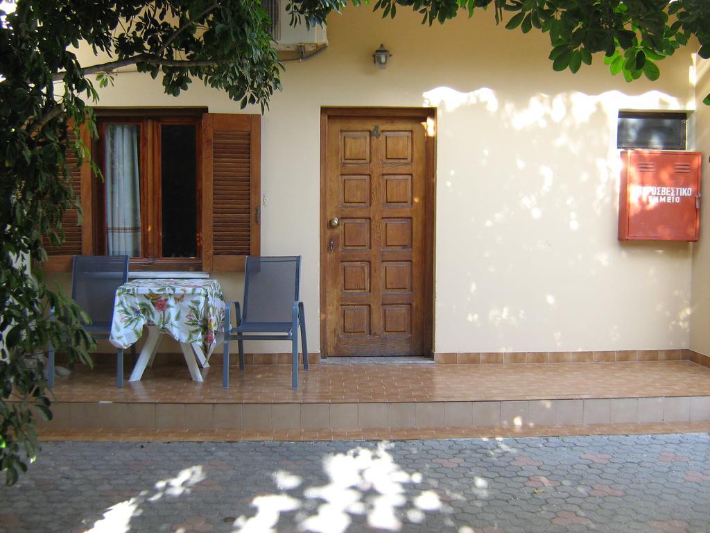Stelios Rooms Palaiochora Dış mekan fotoğraf