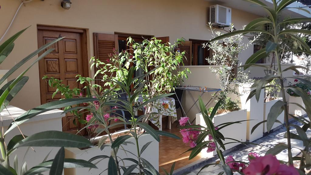 Stelios Rooms Palaiochora Dış mekan fotoğraf