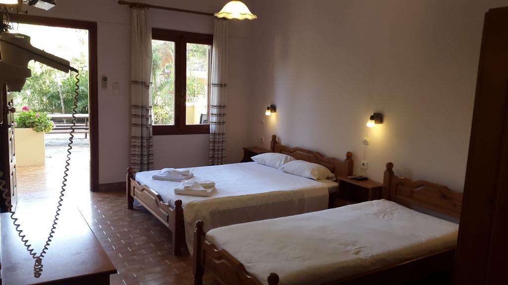 Stelios Rooms Palaiochora Dış mekan fotoğraf