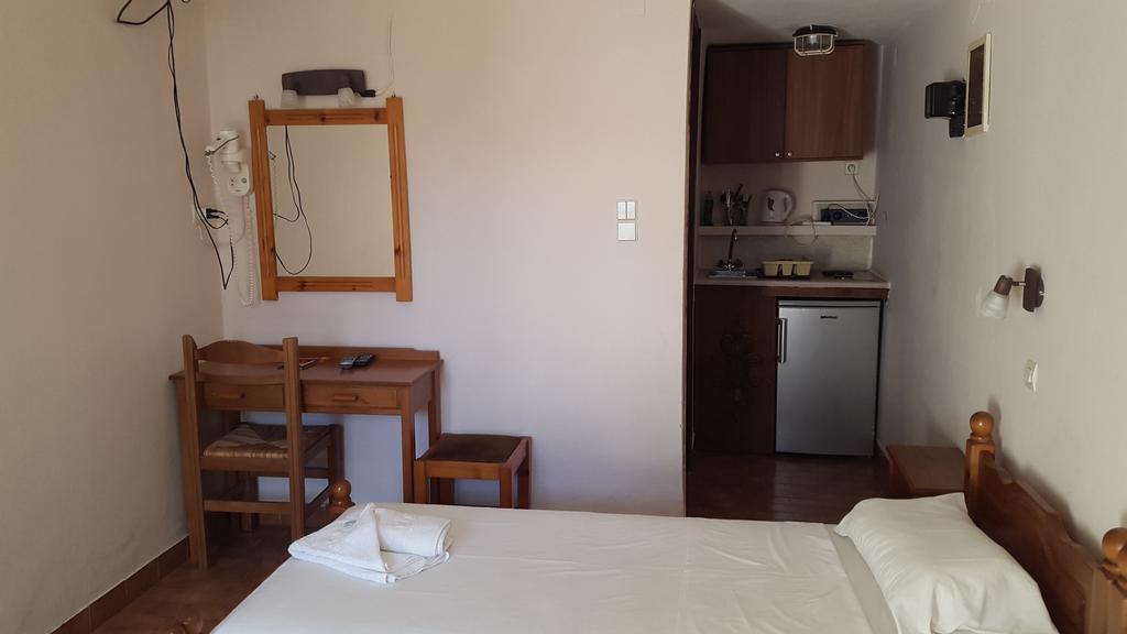Stelios Rooms Palaiochora Dış mekan fotoğraf