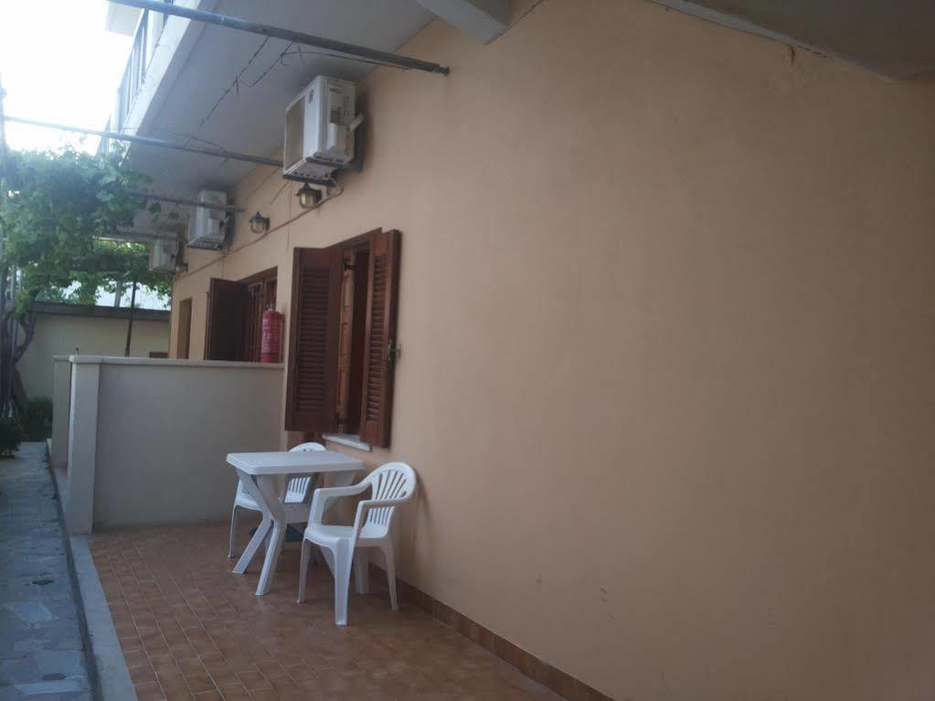 Stelios Rooms Palaiochora Dış mekan fotoğraf