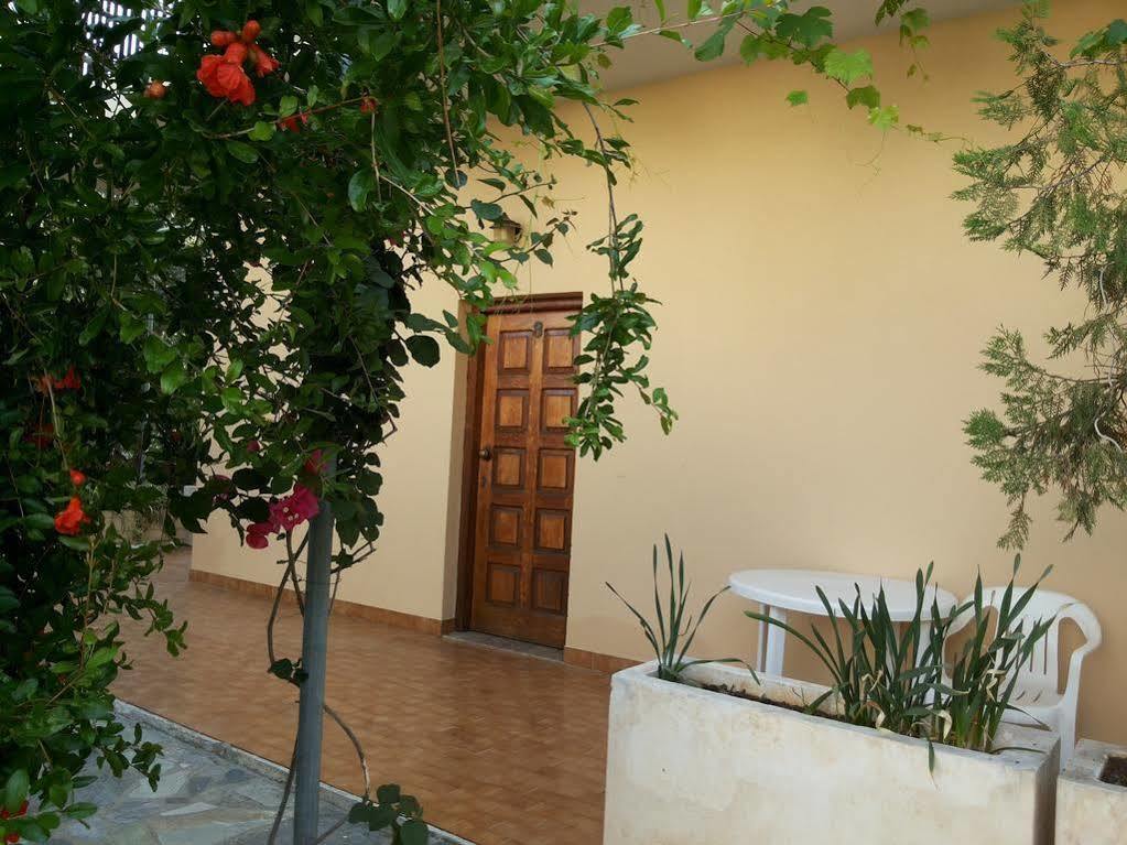 Stelios Rooms Palaiochora Dış mekan fotoğraf